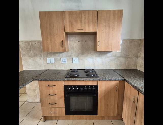 2 BEDROOM PROPERTY TO RENT IN PARKRAND